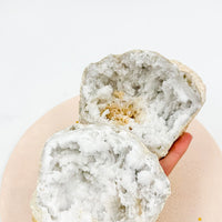 White Quartz Geode 01 | good luck and protection