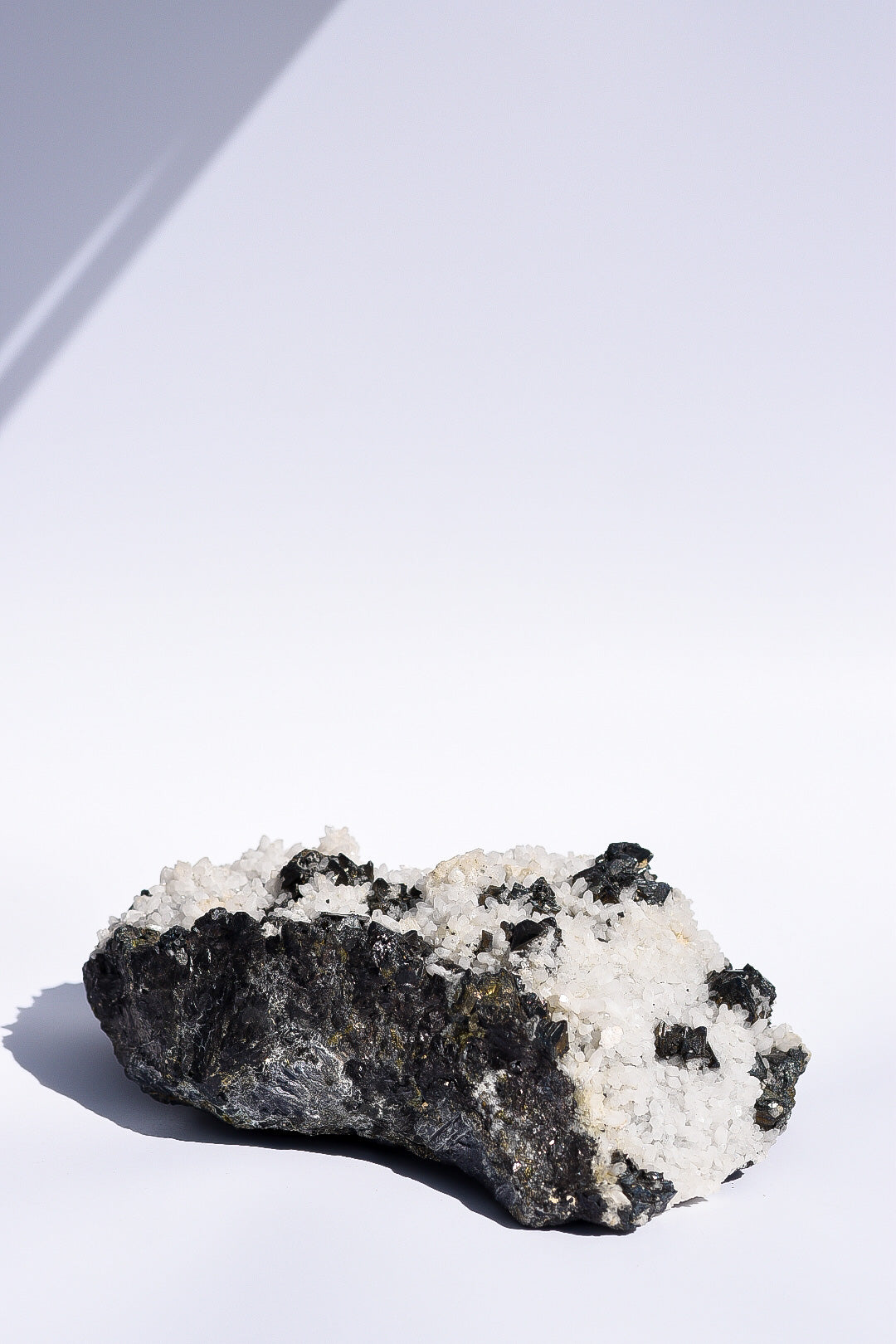 Siderite with quartz | Rooting - Calm