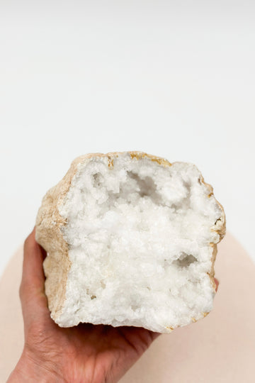 White Quartz Geode 01 | good luck and protection