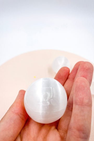 Selenite Mini Sphere | Well-being - Tranquility